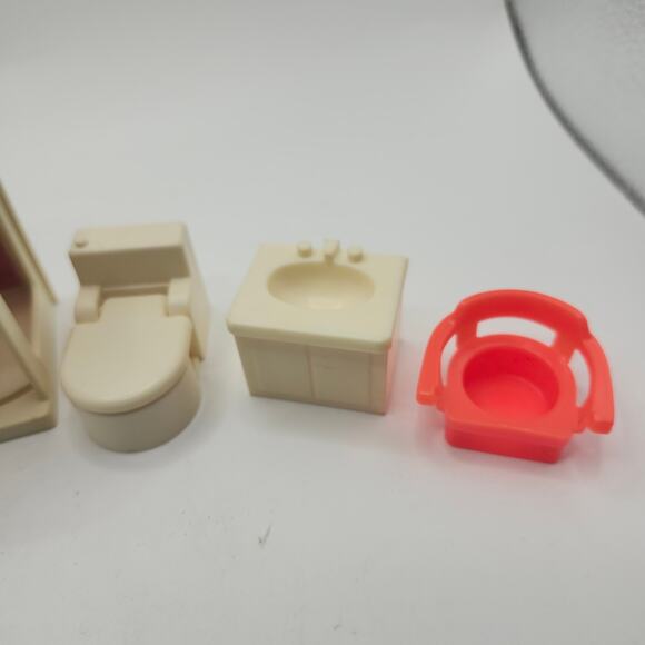 Vintage Fisher-Price Little People Play Family Lot 5 People + 2 Dogs & Furniture - Picture 10 of 11